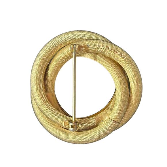 Vintage Signed Sarah Coventry Brooch Goldtone Knot Circle Pin 1.3 Inch - Picture 4 of 6